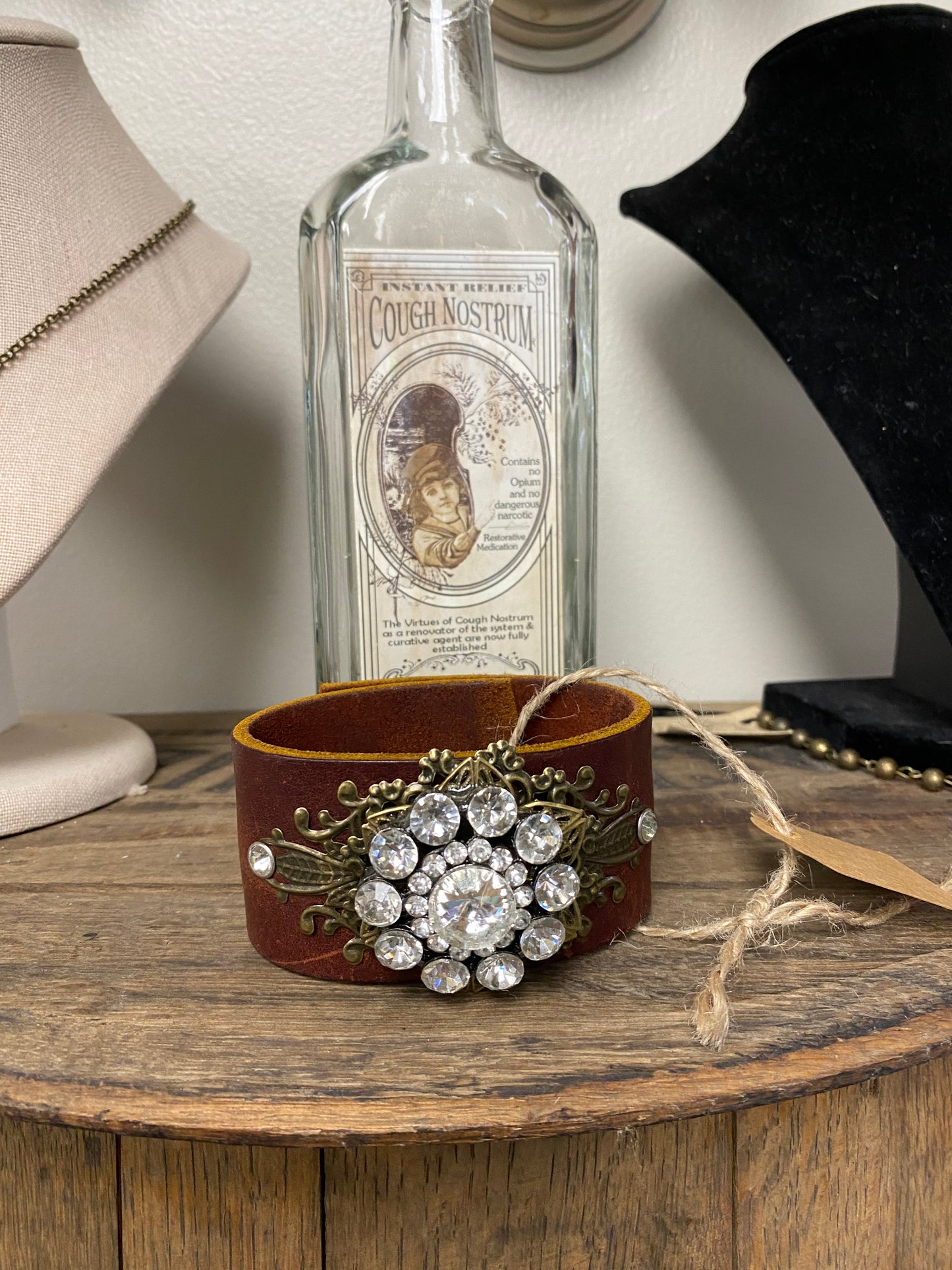 Stud leather bracelet